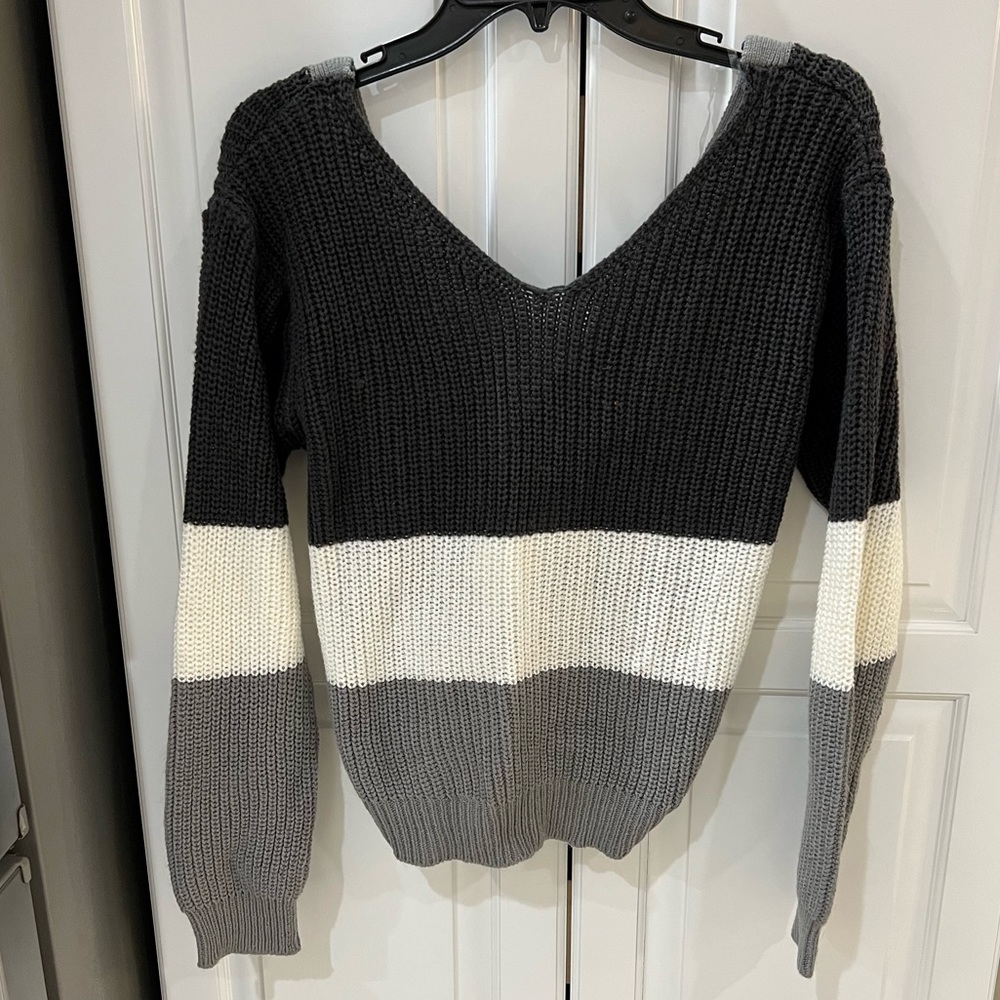 Poof Apparel twist back sweater size M
